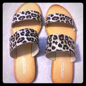 Adorable Cheetah Sandals NWT